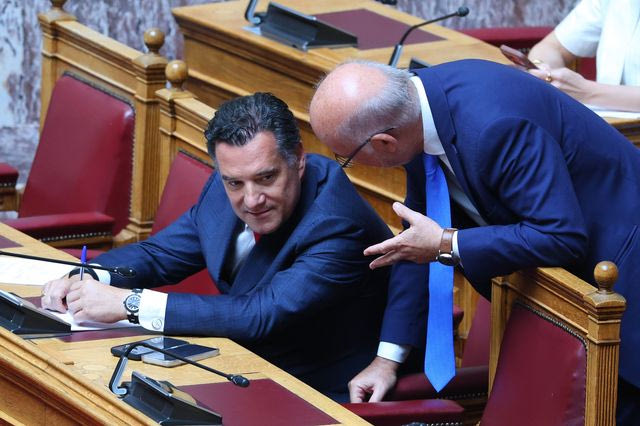 Ο Μητσοτάκης έδινε “οδηγίες”, Άδωνις, Φλωρίδης, Θεοχάρης τις “έγραφαν”…