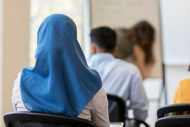 Η Αυστρία απαγορεύει τις μαντήλες στα σχολεία, σε κορίτσια κάτω των 14 ετών