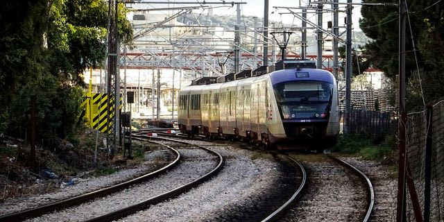 Φωτιά στην Κατερίνη: Διακόπηκε η σιδηροδρομική κυκλοφορία – Ποια δρομολόγια επηρεάζονται