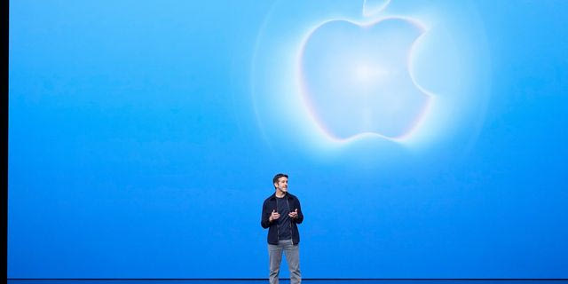 Η Apple παρουσιάζει το πρώτο αναδιπλούμενο iPhone – LIVE ΕΙΚΟΝΑ