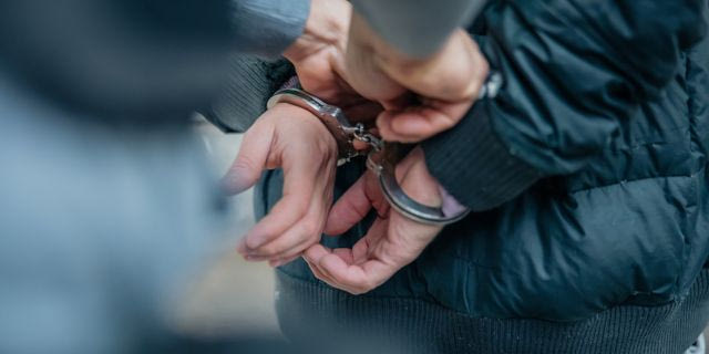 Αττική: Σύλληψη δύο 19χρονων για απάτες και κλοπές