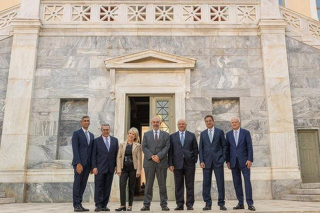 Τράπεζες: Δωρεά 25 εκατ. ευρώ στο ΕΜΠ