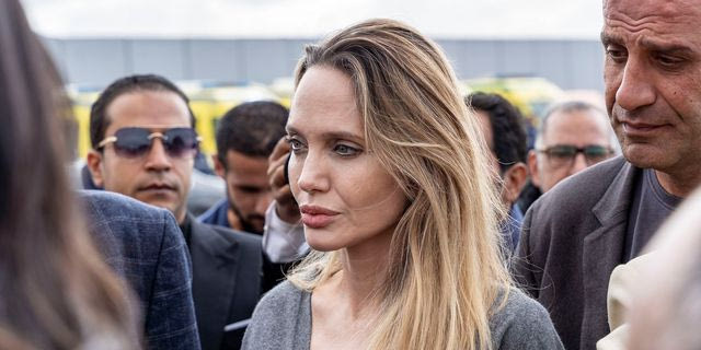 Αντζελίνα Τζολί: Αιφνιδιαστική επίσκεψη σε λέσχη πυγμαχίας στο Χάρκοβο