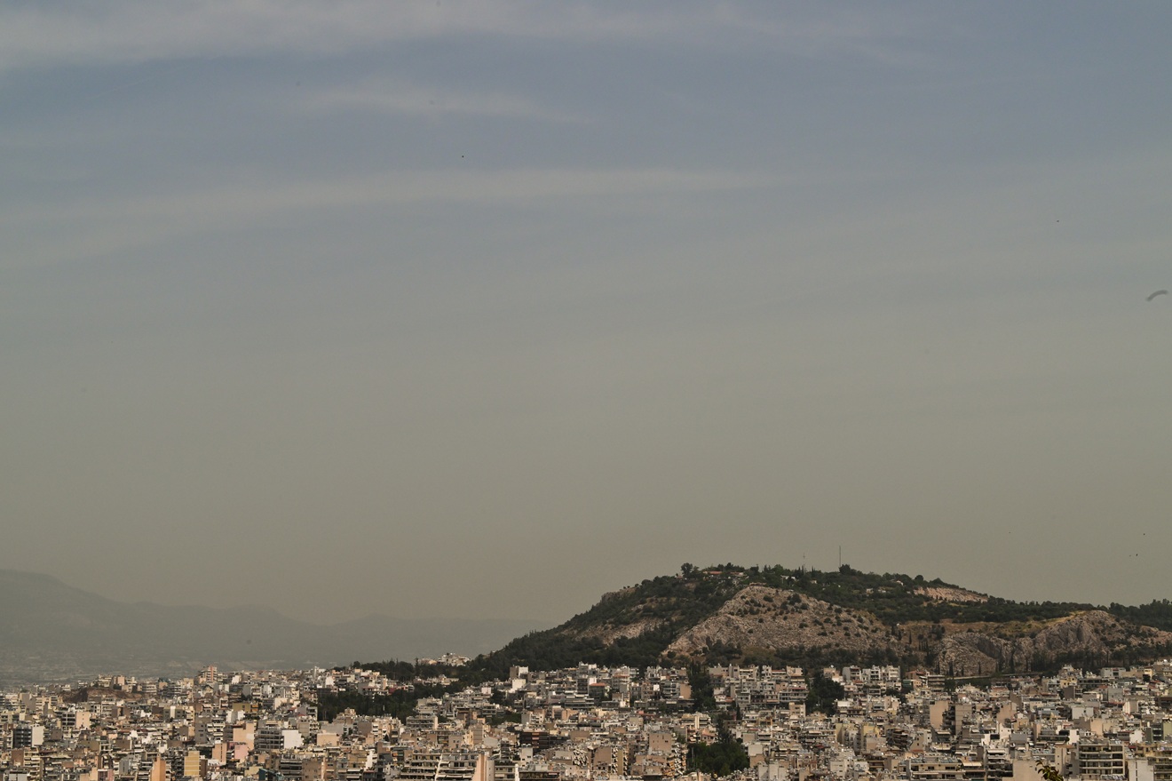 Καιρός: Έρχεται κύμα αφρικανικής σκόνης – Επιμένουν οι υψηλές θερμοκρασίες