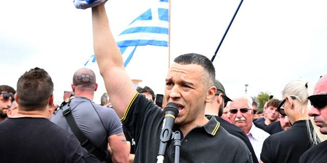 Το μαύρο των Κασιδιάρηδων το πολεμάς, δεν το απαγορεύεις…