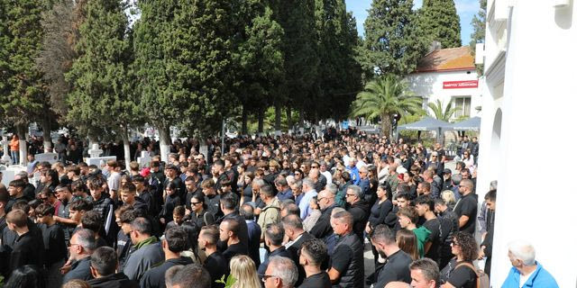 Καβάλα: Θλίψη στο τελευταίο “αντίο” στον 16χρονο που τραυματίστηκε θανάσιμα σε αγώνα