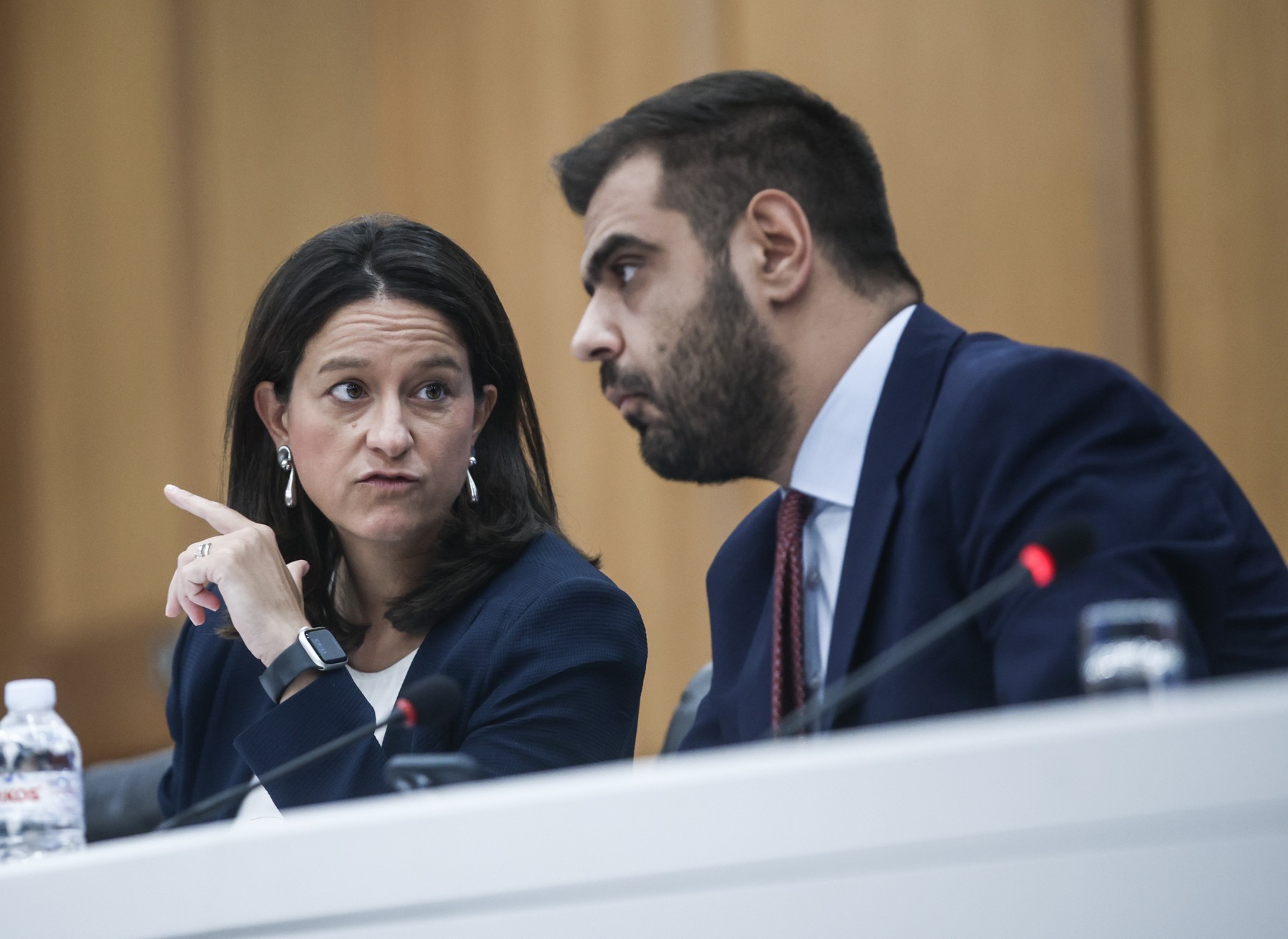 Το επίδομα ανεργίας στο απόσπασμα – Ο “λαγός” και οι αντιδράσεις