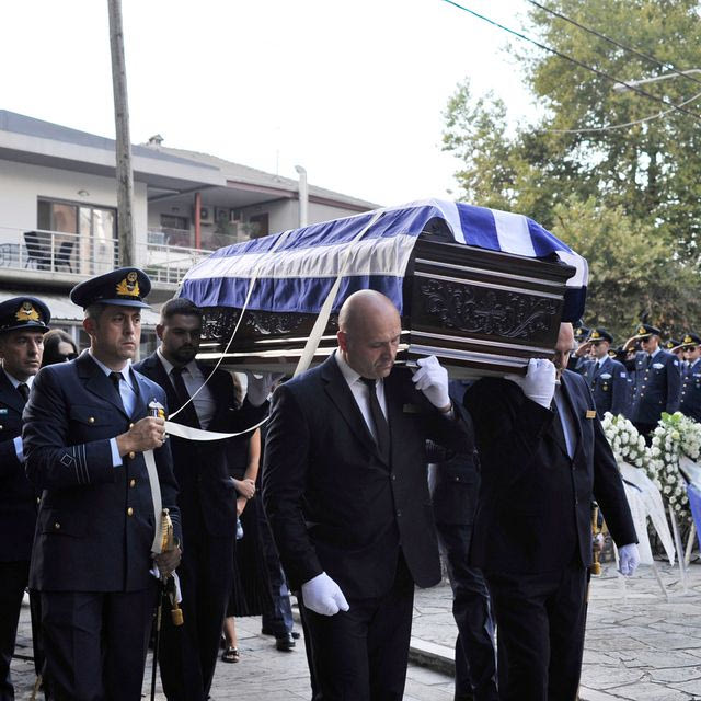 Θρήνος στον Κατσικά για τον Δ. Πέτρου – Το τελευταίο “αντίο” στον σμηναγό
