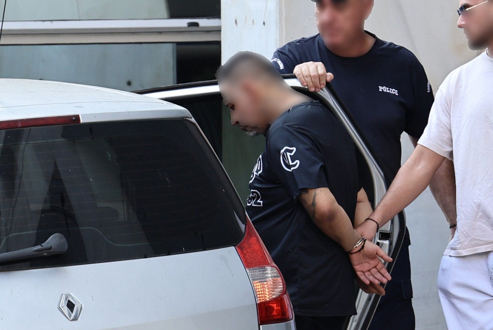 Κυψέλη: Στο αυτόφωρο ο 43χρονος μετά από επεισόδιο κατά τη μεταγωγή του