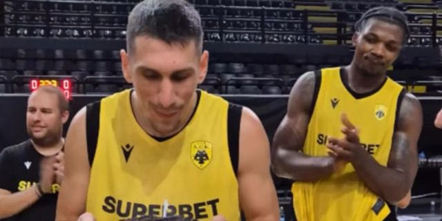 Έκπληξη γενεθλίων της ΑΕΚ στον Λαρεντζάκη: “Εύχομαι σε όλους υγεία και να έχουμε μία σπουδαία σεζόν”