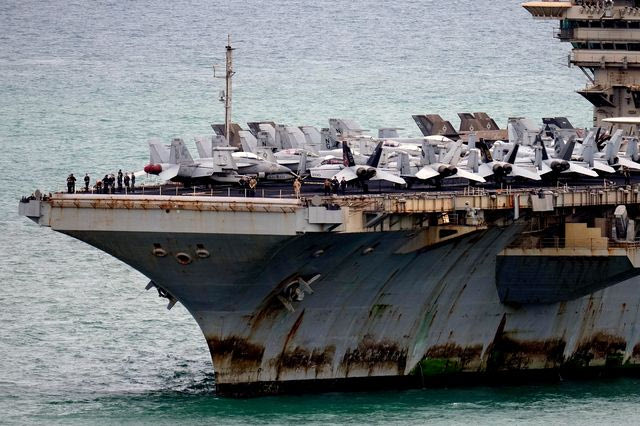 Οκτώ απόπειρες αυτοκτονίας στο USS Abraham Lincoln όσο έπλεε στη Μέση Ανατολή