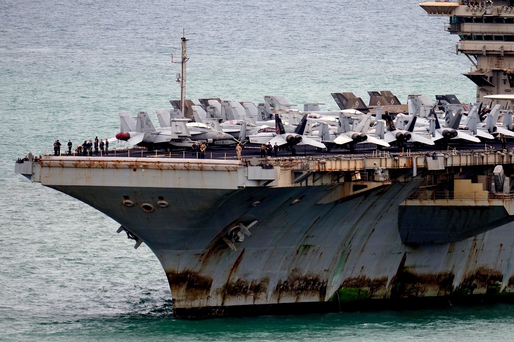 Οκτώ απόπειρες αυτοκτονίας στο USS Abraham Lincoln όσο έπλεε στη Μέση Ανατολή