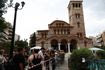 Θάνατος Μαζωνάκη: Πλήθος κόσμου στη Νίκαια για το λαϊκό προσκύνημα στο “παιδί της νύχτας”