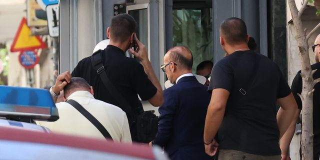 Μαζωνάκης: Κακουργηματική δίωξη για θανατηφόρα έκθεση στους δύο γιατρούς