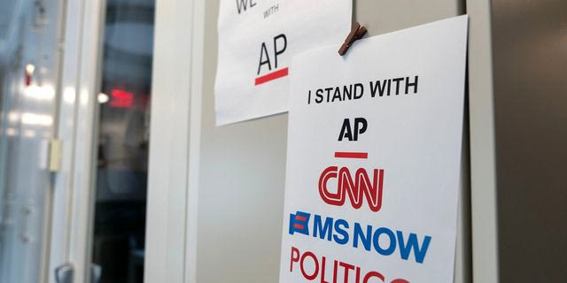 CNN, MS NOW και Politico προσφεύγουν ξανά στη δικαιοσύνη για το μπλόκο στον Λευκό Οίκο