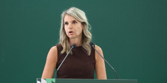 Μιλένα Αποστολάκη: Επτά χρόνια προστάτευαν funds και σήμερα “ανακαλύπτουν” το πρόβλημα
