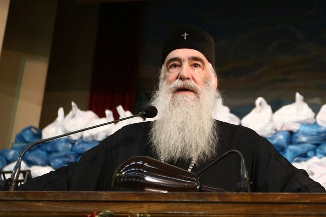 Συγκίνησε ο Μητροπολίτης Νίκαιας στον επικήδειο για τον Γιώργο Μαζωνάκη – “Έδωσε αγάπη και παίρνει αγάπη”