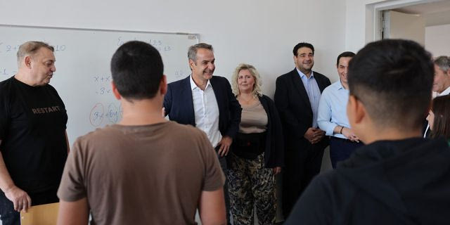 Μητσοτάκης από Ασπρόπυργο: Συνειδητή επιλογή η ανάταξη των σχολικών υποδομών