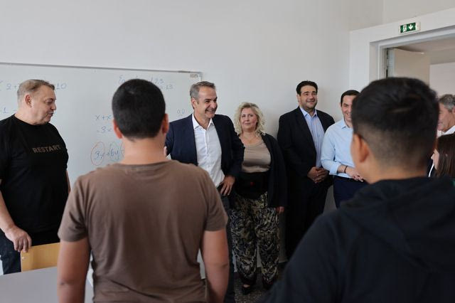 Μητσοτάκης από Ασπρόπυργο: Συνειδητή επιλογή η ανάταξη των σχολικών υποδομών