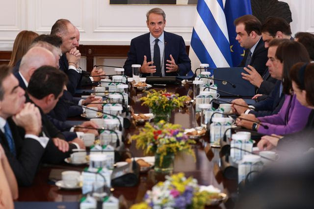 “Σεμνότητα και υπερηφάνεια”: Η οδηγία Μητσοτάκη στα στελέχη της ΝΔ