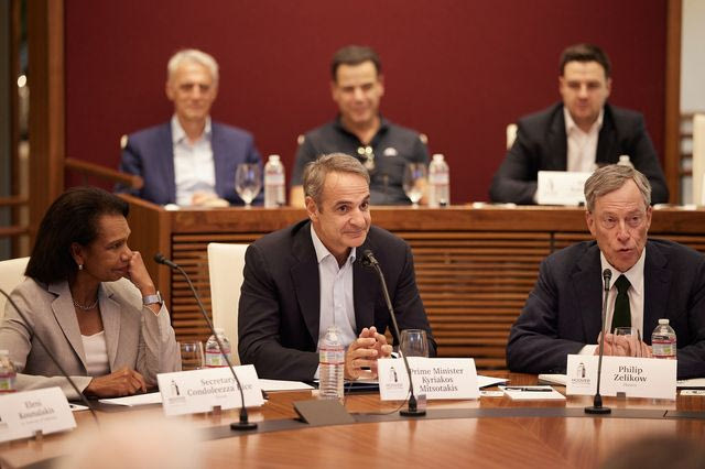 Ο Πρωθυπουργός Κυριάκος Μητσοτάκης συμμετείχε σε κλειστή συζήτηση που διοργάνωσε η General Catalyst, με τη συμμετοχή επενδυτών, ιδρυτών ταχέως αναπτυσσόμενων εταιρειών τεχνολογίας και ανώτατων στελεχών από το οικοσύστημα καινοτομίας της Silicon Valley, στο στο Σάν Φρανσίσκο