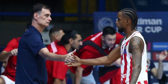 Η αποθέωση Μπαρτζώκα για Μοντέρο και η αγκαλιά τους