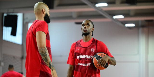 Ντεμπούτο Μοντέρο στο Ολυμπιακός – Ερυθρός Αστέρας, αυτούς άφησε εκτός δωδεκάδας ο Μπαρτζώκας