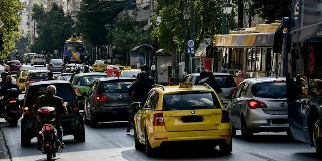 Κίνηση στους δρόμους: Στο “κόκκινο” ο Κηφισός, καθυστερήσεις 30′ στην Αττική Οδό