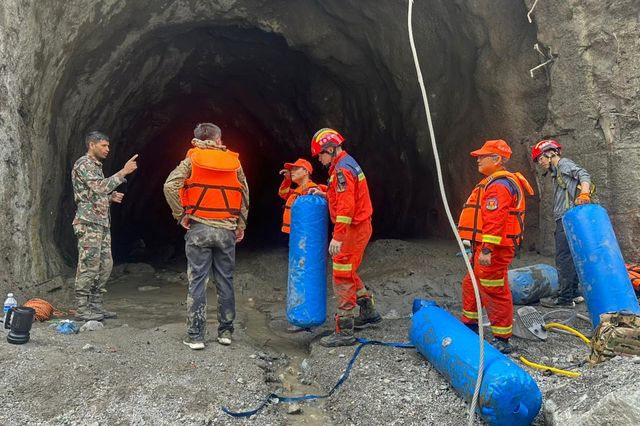 Νεπάλ: Μάχη με τον χρόνο για τους 600 εργάτες στις σήραγγες – Ξεπερνούν τους 1000 οι νεκροί