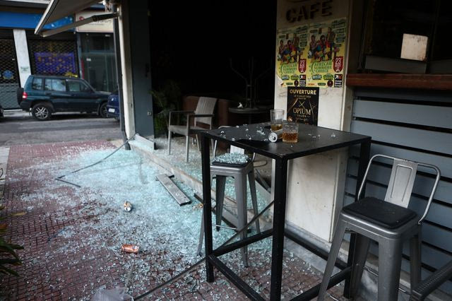 Εκρήξεις σε καταστήματα σε Ομόνοια και Άγιο Παντελεήμονα