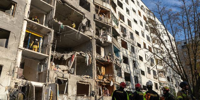 Καταστροφές σε πολυκατοικία στην Ουκρανία μετά από ρωσικό πλήγμα (φωτογραφία αρχείου)