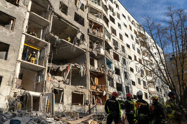 Καταστροφές σε πολυκατοικία στην Ουκρανία μετά από ρωσικό πλήγμα (φωτογραφία αρχείου)