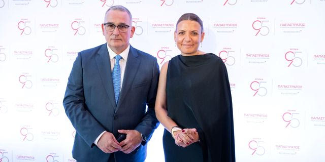 Η ιστορία της Παπαστράτος στη μεγάλη οθόνη, μέσα από τους ανθρώπους της