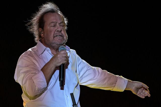 Γιάννης Πάριος: Ο αποχαιρετισμός στον Γιώργο Μαζωνάκη και η αποκάλυψη για το “Ποτέ ποτέ”