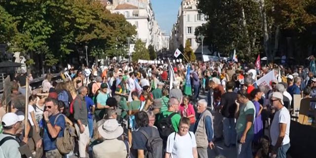Η Γαλλία στους δρόμους για το κλίμα – “Ο πλανήτης κινδυνεύει χωρίς βοήθεια”