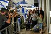 Ο  Νετανιάχου συναντήθηκε με επιβάτες της πτήσης της Flydubai