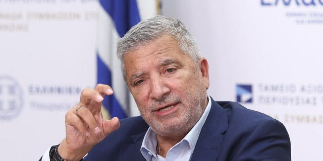 Διευκρινίσεις Πατούλη για τα ιατρεία που είναι εταίρος και τις δομές στη Θεσσαλονίκη