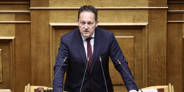 Πέτσας κατά Μαρινάκη για το επίδομα ανεργίας: “Άστοχη η δήλωση, δημιουργεί ανεπίτρεπτη σύγχυση”