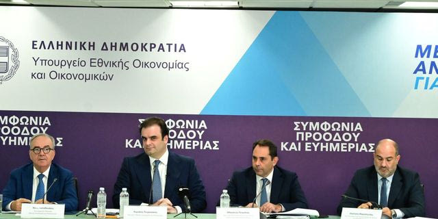 Τι αλλάζει για ελεύθερους επαγγελματίες, συνταξιούχους και αγρότες – Η εξειδίκευση των μέτρων