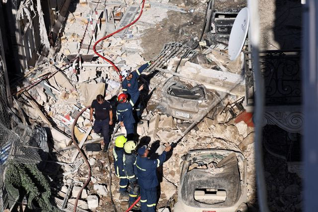 Συγκλονίζουν οι μαρτυρίες από την Πλάκα: “Νομίζαμε ότι ήταν βόμβα – Τρομάξαμε πολύ”
