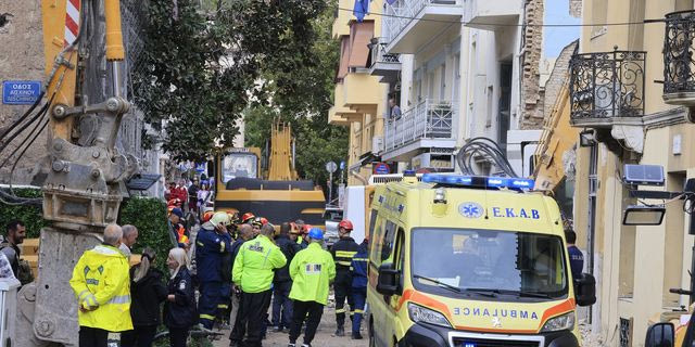 Εντοπίστηκε και δεύτερη σορός στα συντρίμμια της Πλάκας