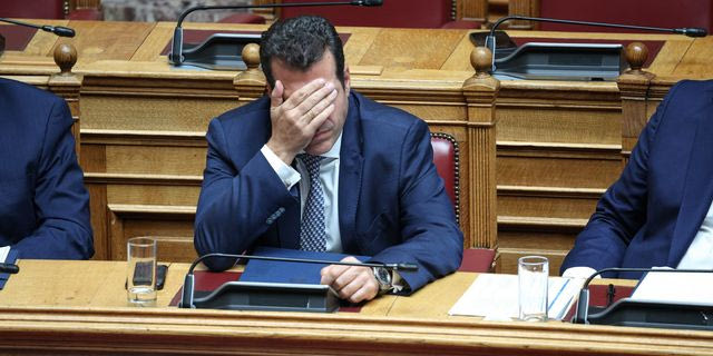 Ο Θάνος Πλεύρης στη Βουλή