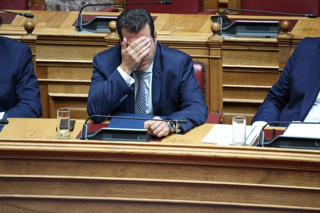 Ο Θάνος Πλεύρης στη Βουλή