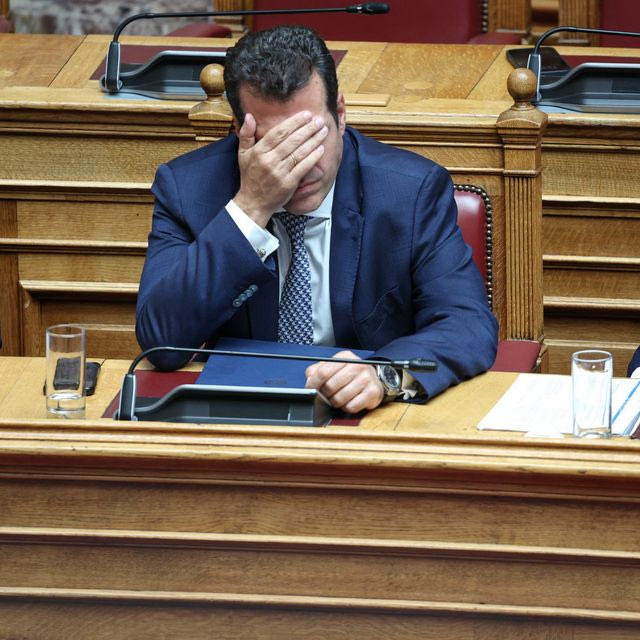 Ο Θάνος Πλεύρης στη Βουλή