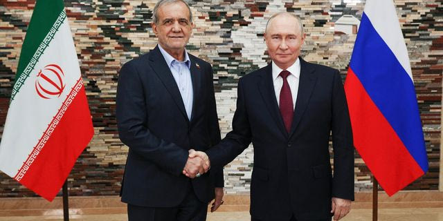 Βλαντίμιρ Πούτιν και Μασούντ Πεζεσκιάν