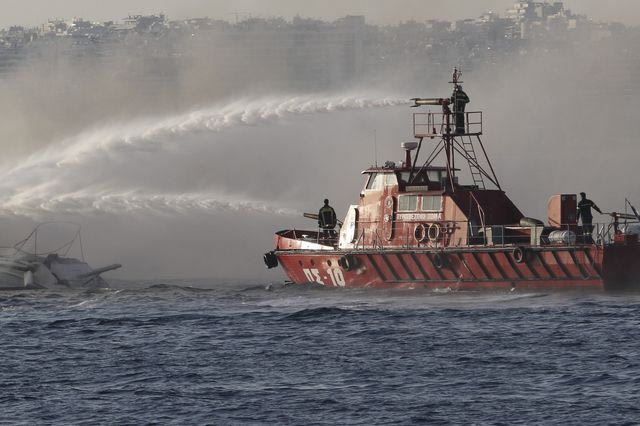Φωτιά σε οχηματαγωγό πλοίο με 29 επιβαίνοντες βόρεια της Μυκόνου