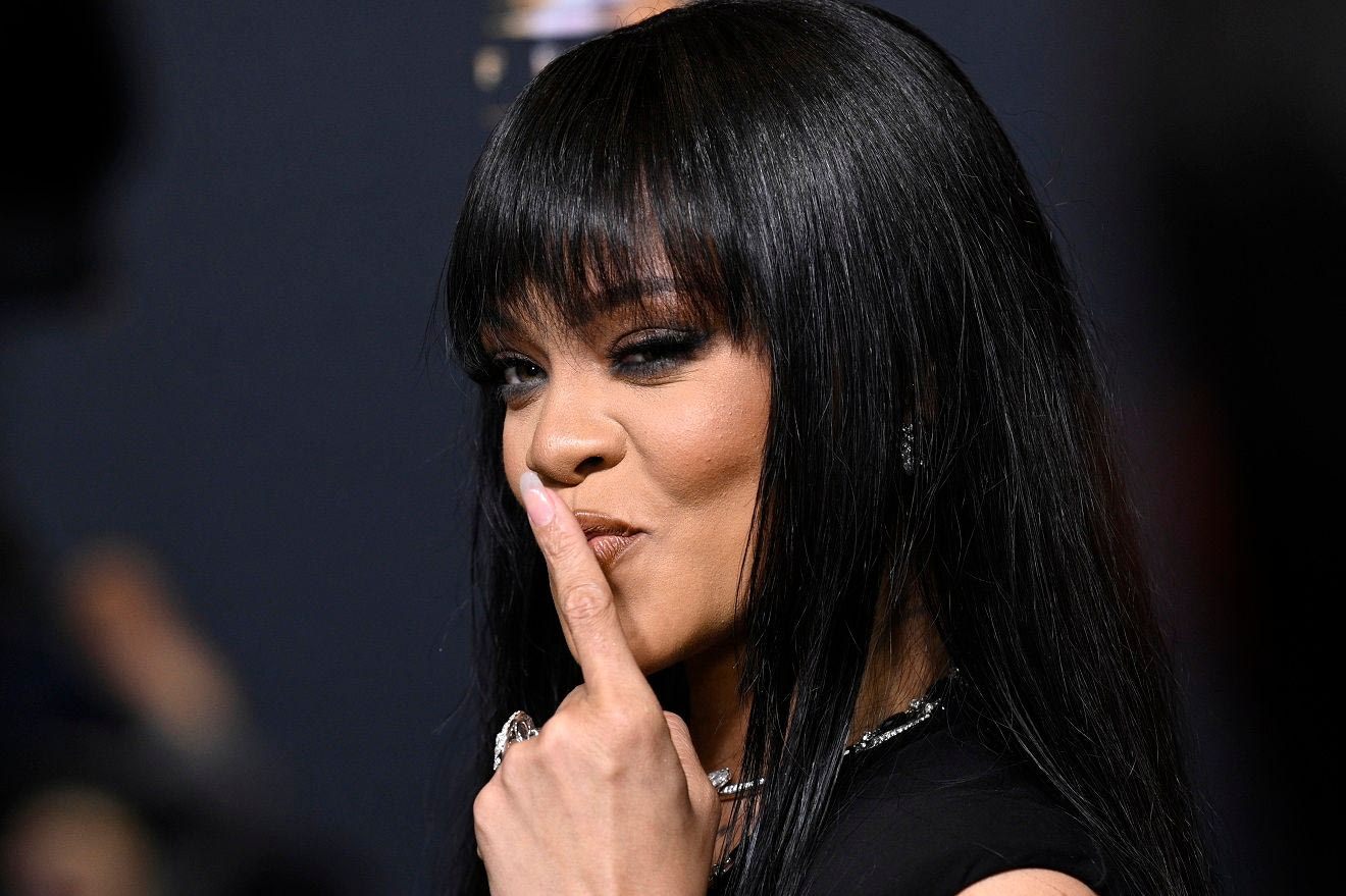 Η Rihanna αποχαιρετά το καλοκαίρι όπως μόνο εκείνη ξέρει