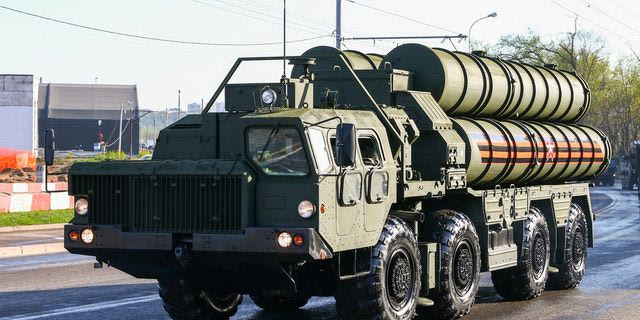 Λαβρόφ για S-400: Η Ρωσία θα εξετάσει τη μεταφορά τους από την Τουρκία υπό όρους