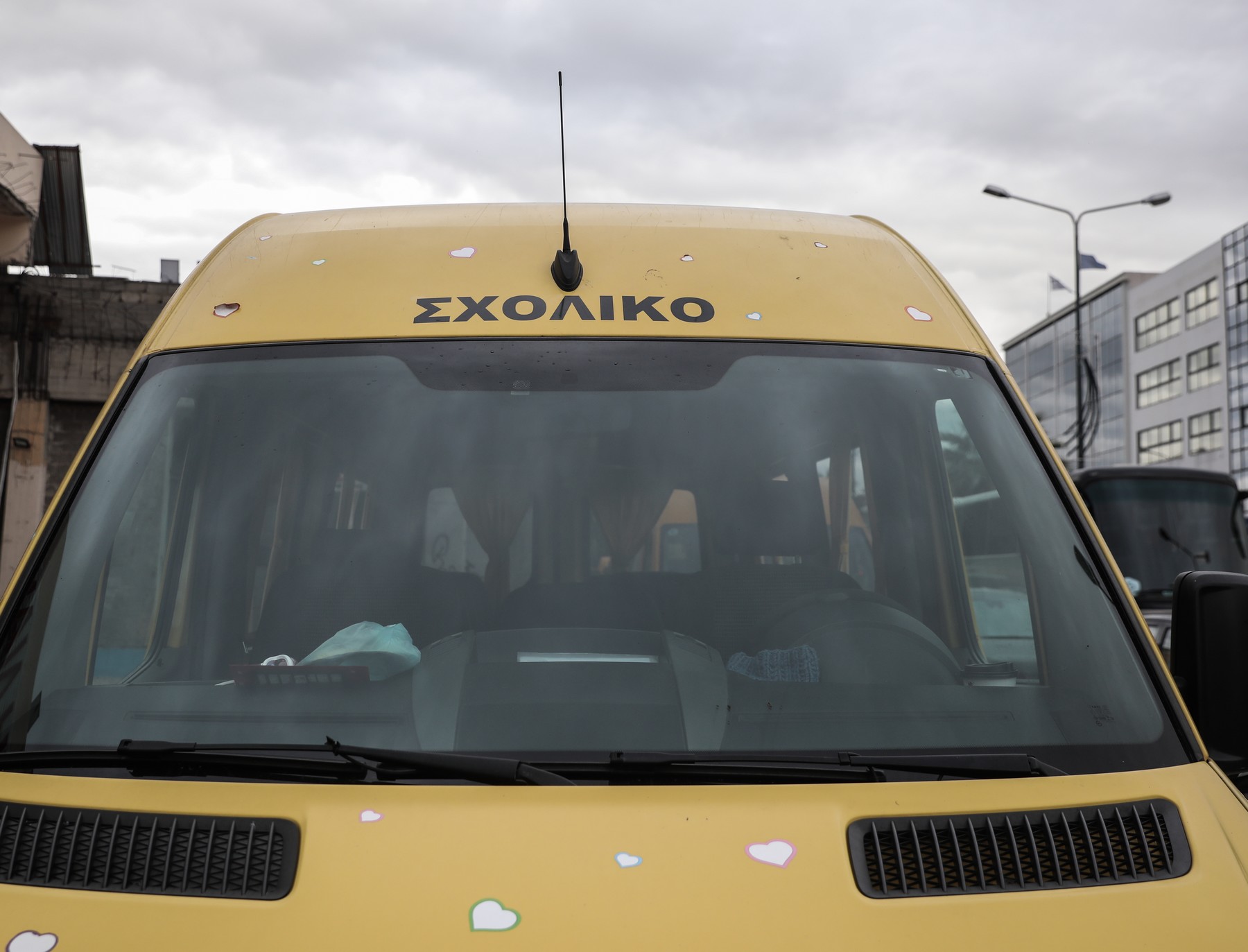 Χανιά: Πώς βρέθηκαν τα ξεχασμένα παιδιά μέσα στο σχολικό - Απομακρύνθηκε η συνοδός