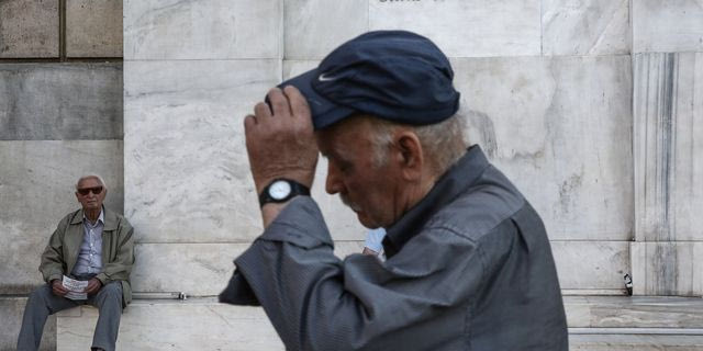 Συνταξιούχοι: Στα 400 ευρώ η μόνιμη ετήσια ενίσχυση – Τι ανακοίνωσε ο πρωθυπουργός